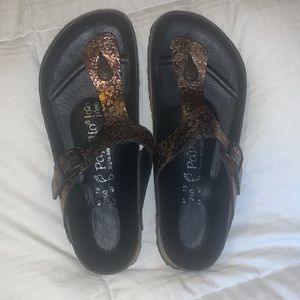 Papillio Birkenstock sandals. Size 40. Metallic straps.